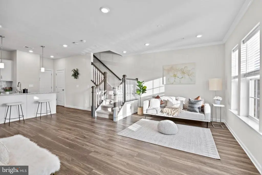 5936 Forum Sq, Frederick