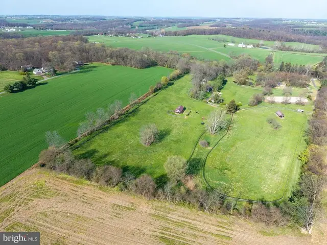 196 Hideaway Dr, Quarryville