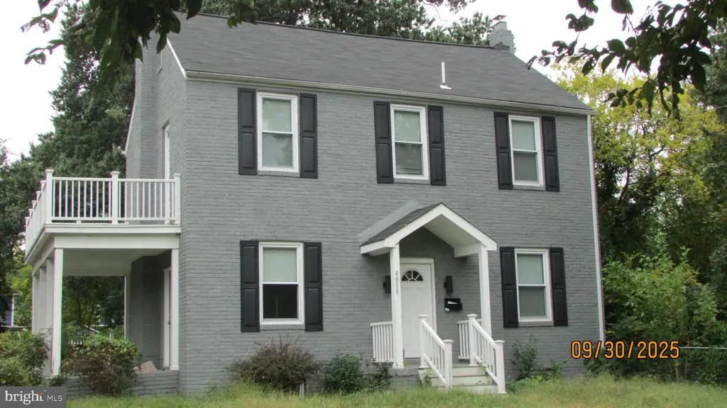 4809 Sheridan St, Riverdale