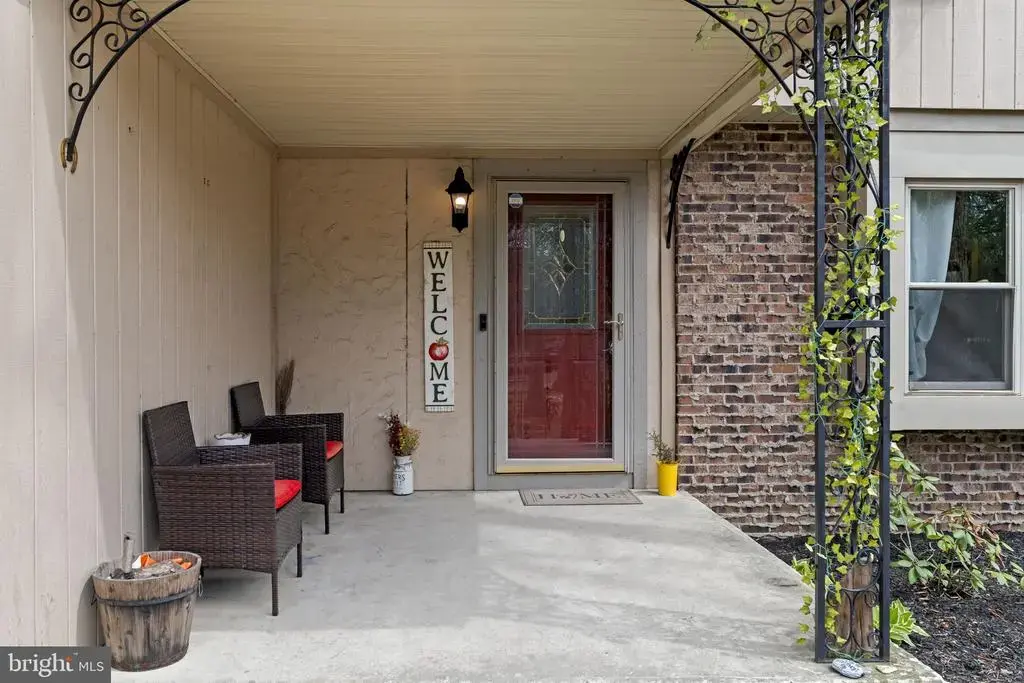 4 Margy Ln, MARLTON