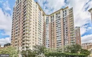 851 N Glebe Rd #810, ARLINGTON