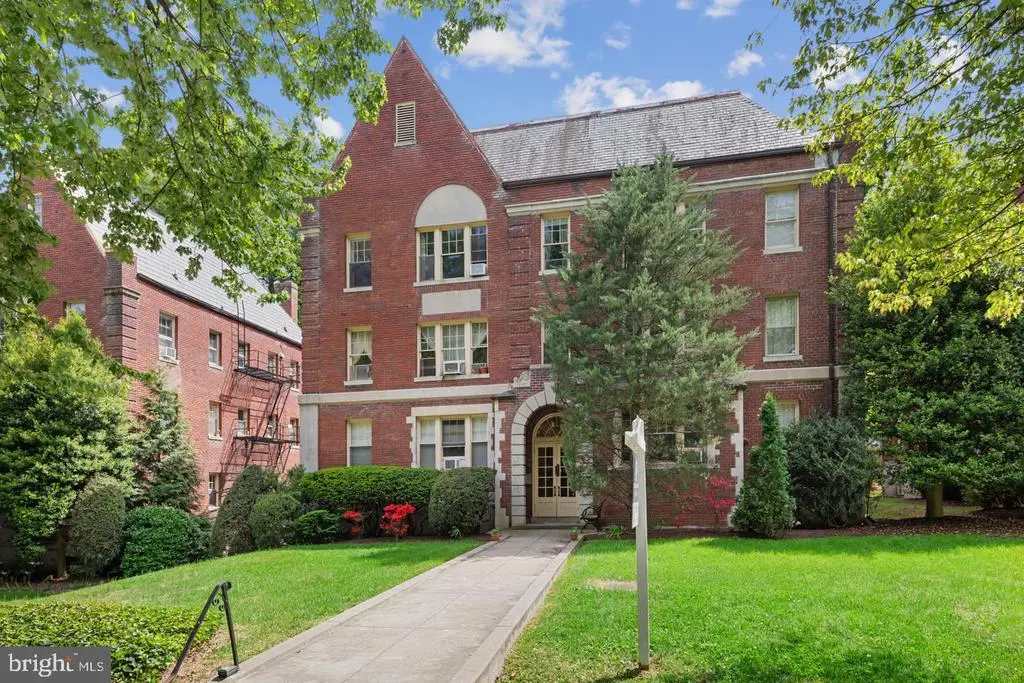 3024 Porter St Nw #102, WASHINGTON