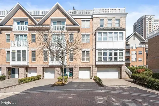 1220 Harbor Island Walk, Baltimore