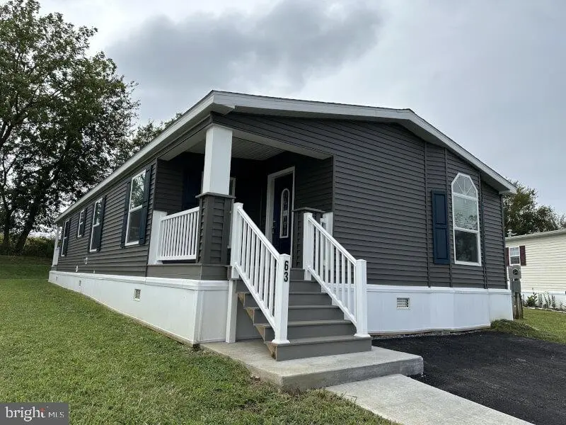 2002 Main St W #63, EPHRATA