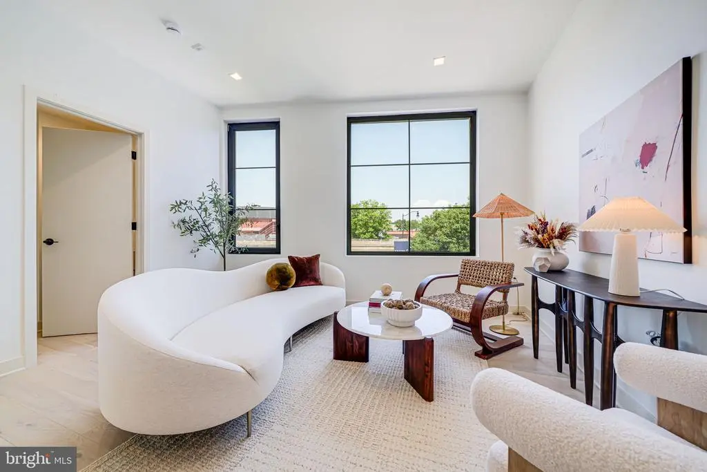 2905 Newark St Nw, WASHINGTON