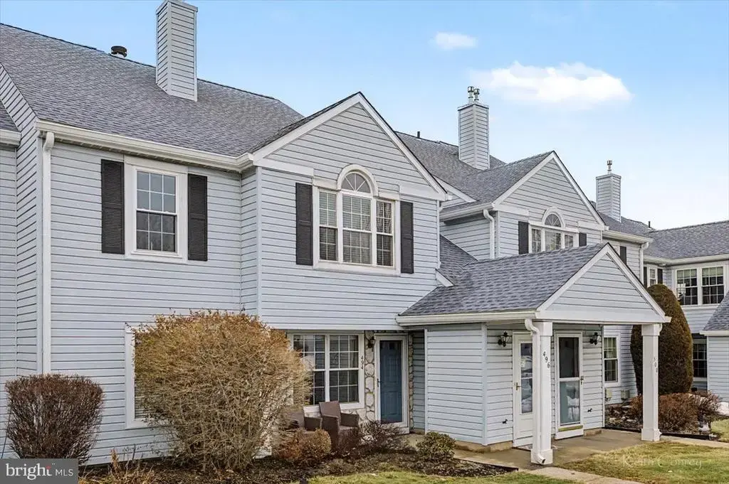 496 Revere Dr, SOUTHAMPTON