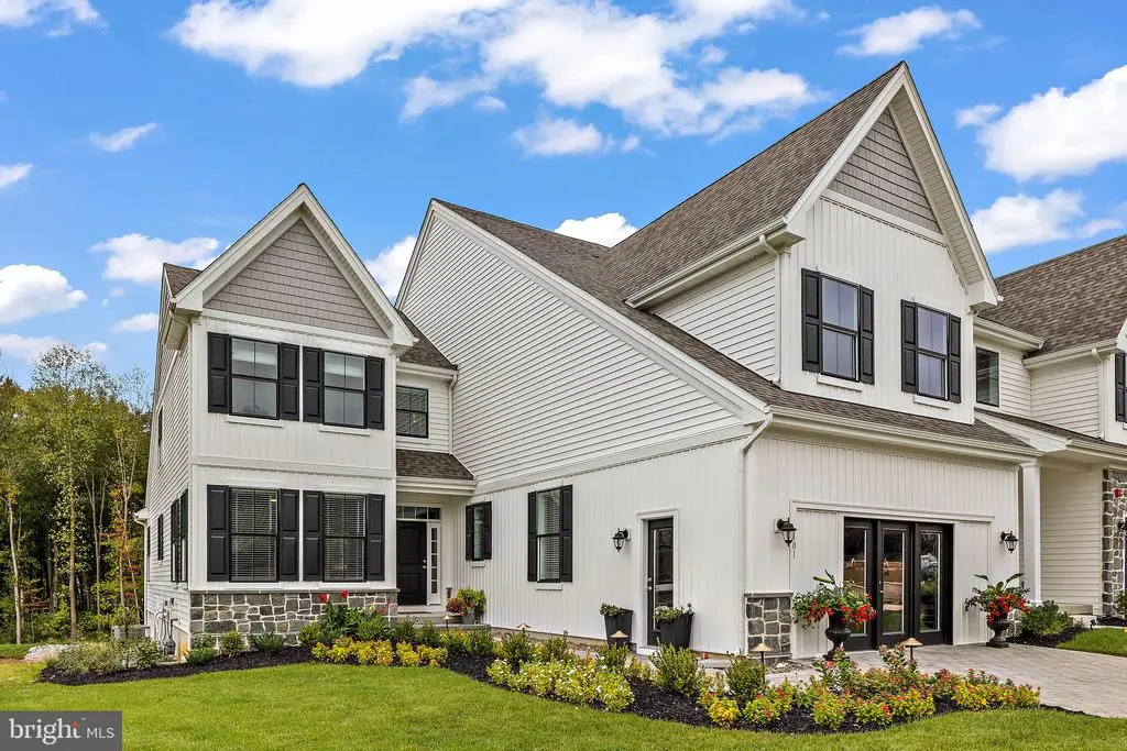 406 Leahy Dr, Newark