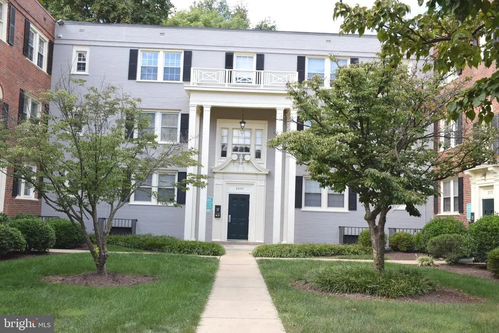 2057 38th St Se #301, WASHINGTON