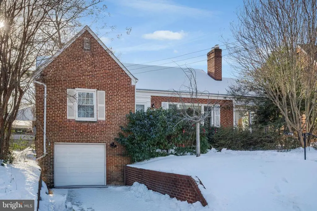 972 N Quantico St, ARLINGTON