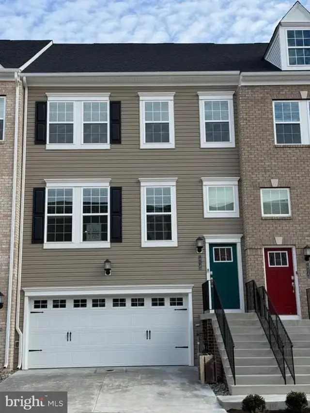 1715 Water Crossing Rd, Pikesville