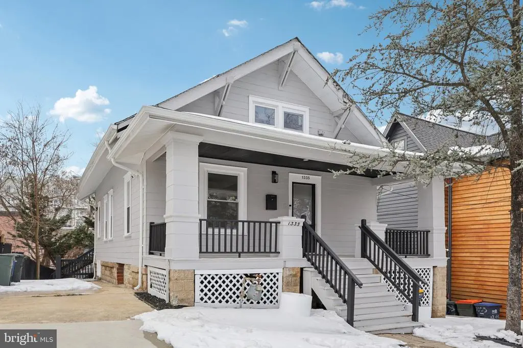 1335 Maple View Pl Se, WASHINGTON