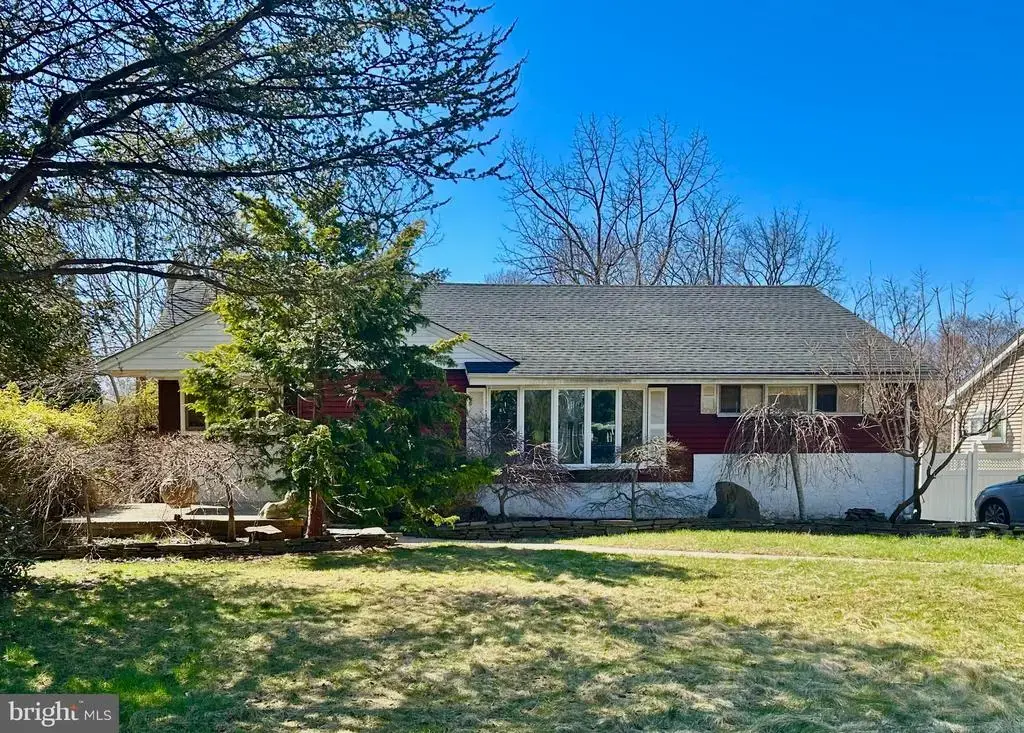 35 Fairway Dr, YARDLEY