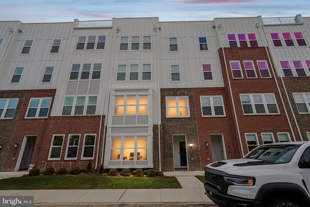 19820 Lavender Dust Sq, ASHBURN