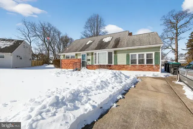 8 Swanson Dr, Wilmington