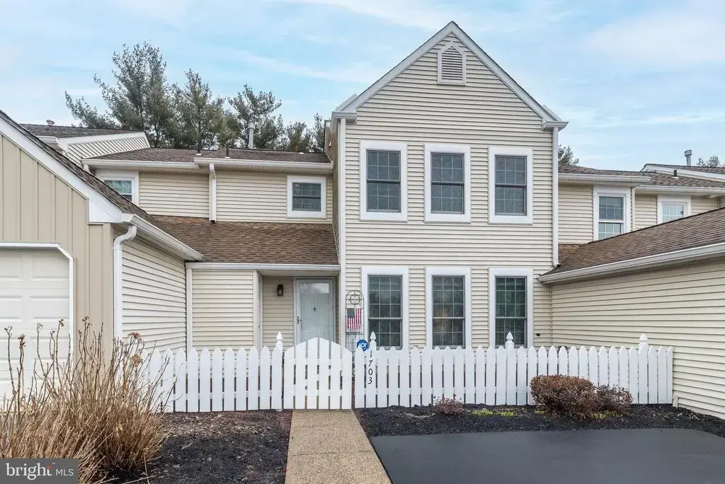 1703 Fredendall Cir, SOUTHAMPTON