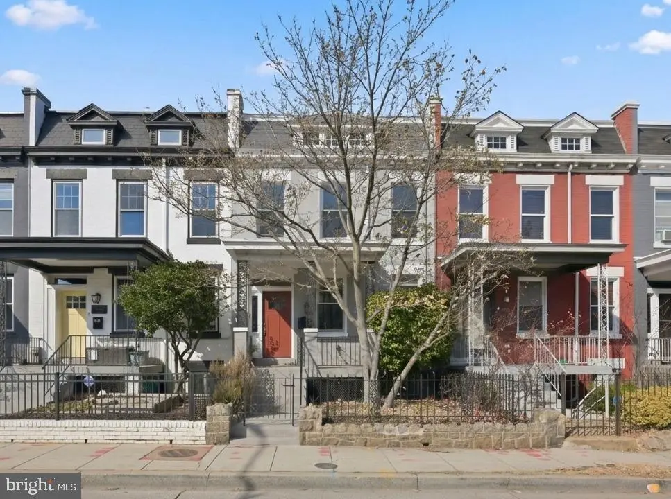 443 Kenyon St Nw, WASHINGTON