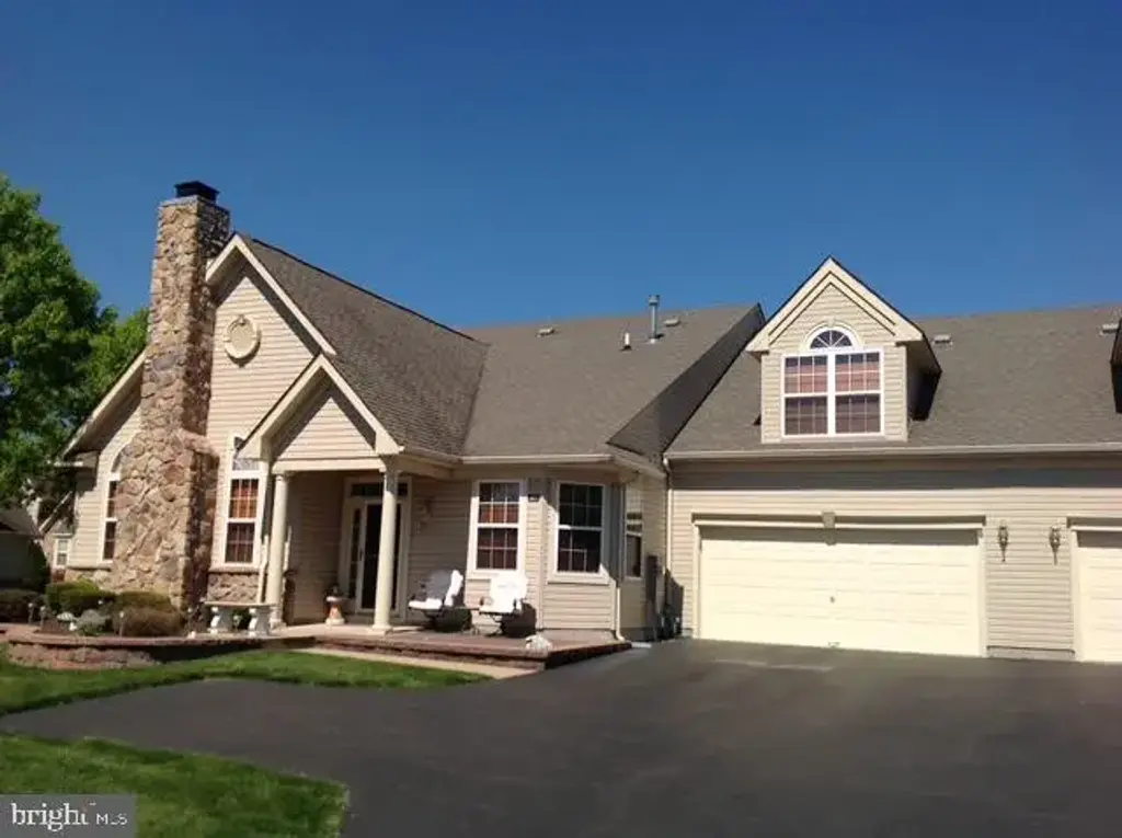 627 Bellflower Rd, LANGHORNE
