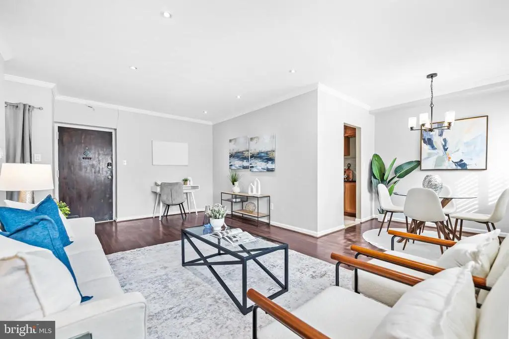 5101 8th Rd S #13, ARLINGTON