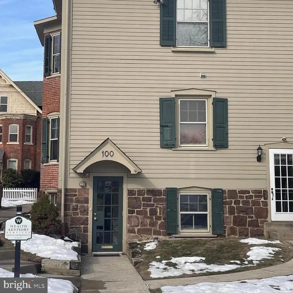 100 E Court St, DOYLESTOWN