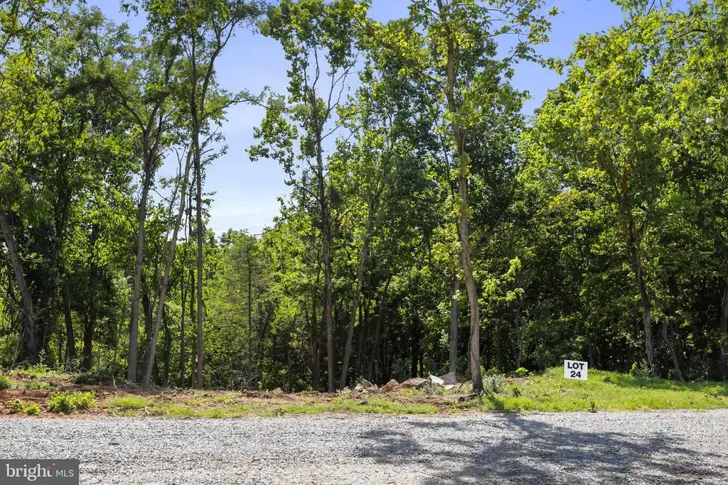 Bella Vista Subdivision - Section 2, Lot 24, FALLING WATERS