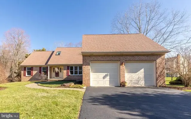 4 Running Brook Ln, Newark
