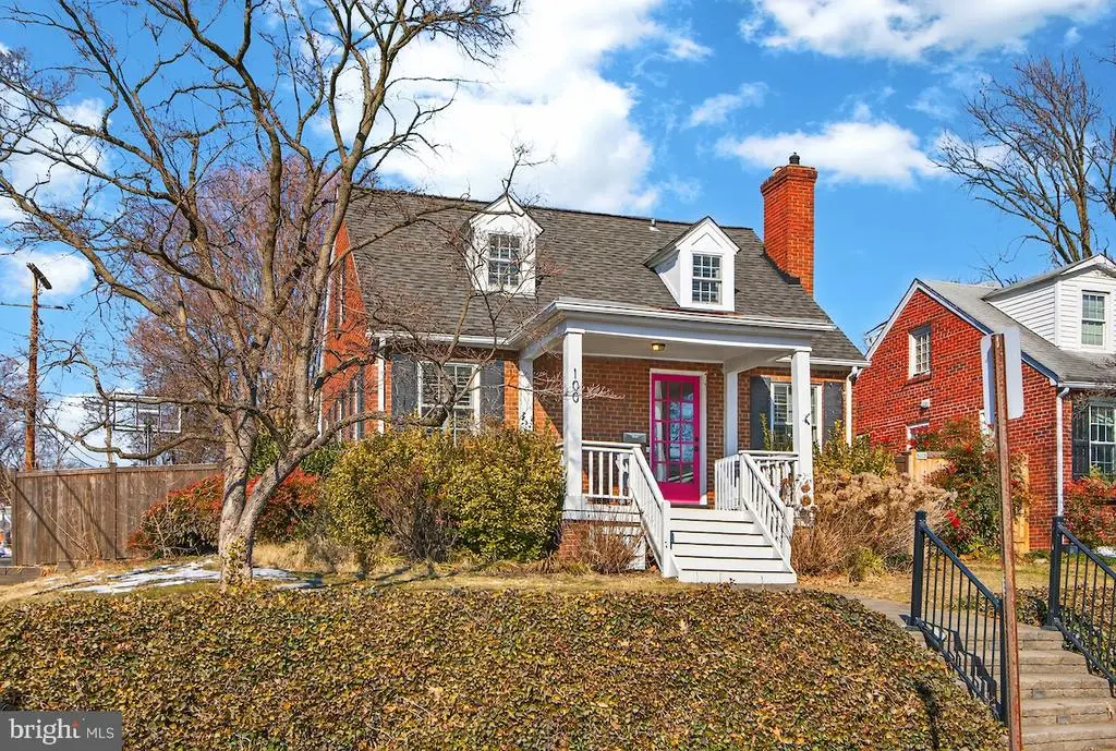 100 E Maple St, ALEXANDRIA