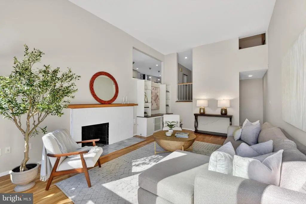 11560 Links Dr, RESTON