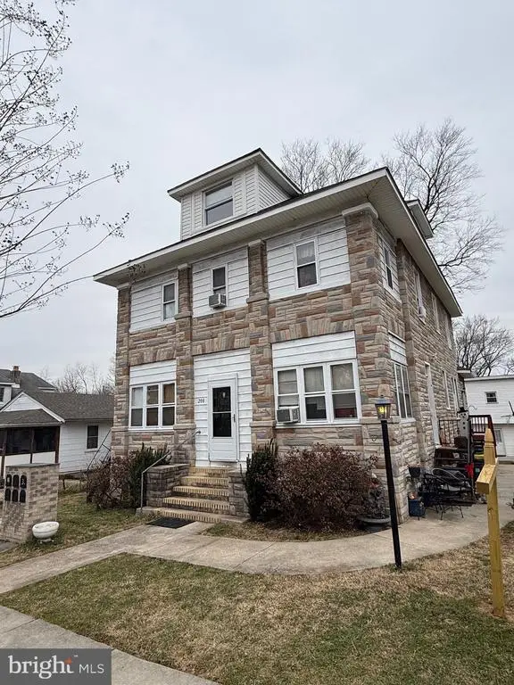 208-apt 5 4th Ave, Baltimore