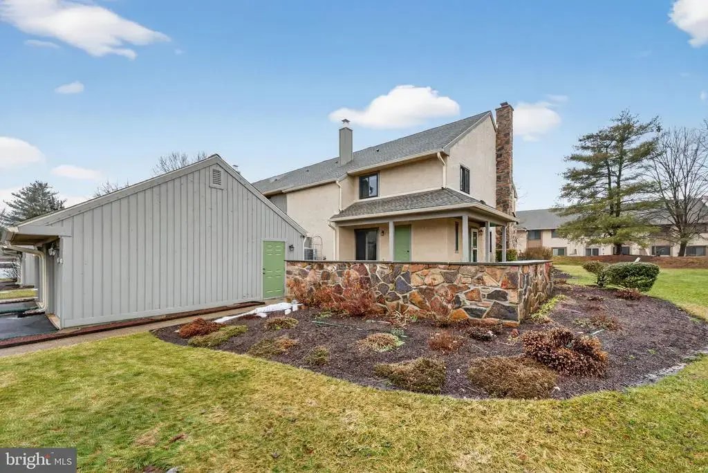 215 Clover Hill Ct, YARDLEY