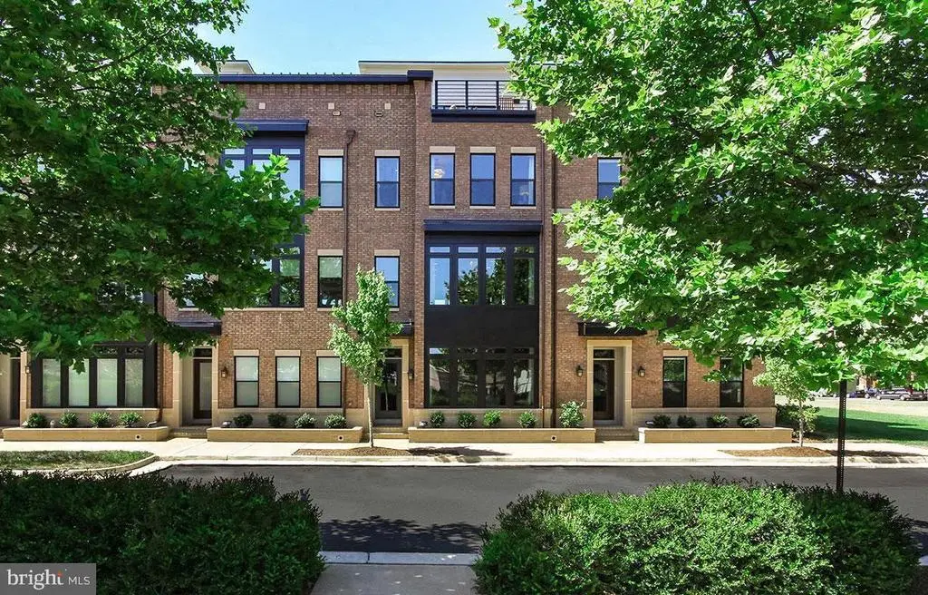 42389 Willow Creek Way, BRAMBLETON