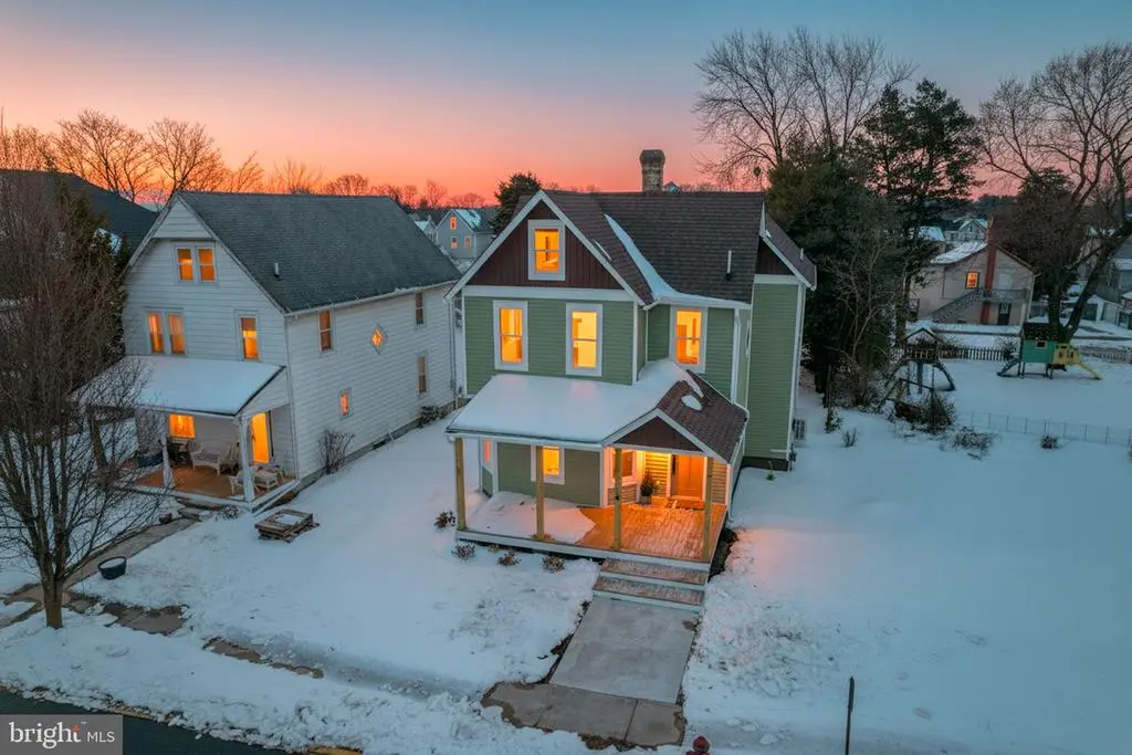 410 West St, CLAYTON