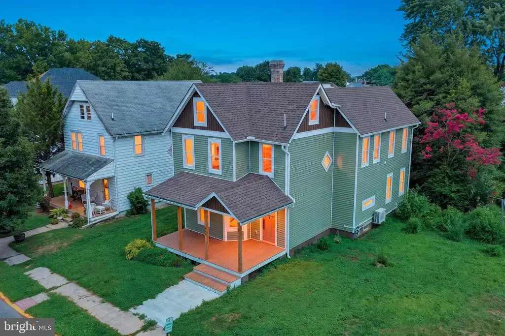 410 West St, CLAYTON