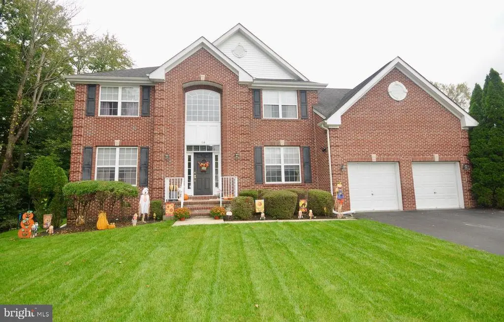 114 Connor Ct, BURLINGTON