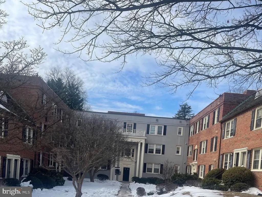 2037 38th St Se #102, WASHINGTON