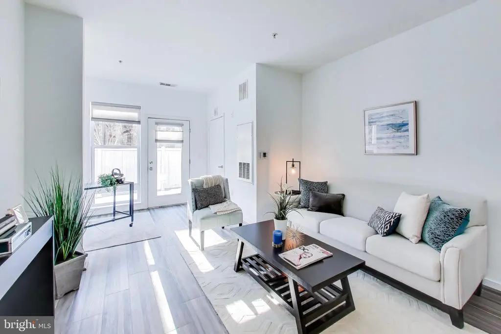 8045 Newell St #121, SILVER SPRING