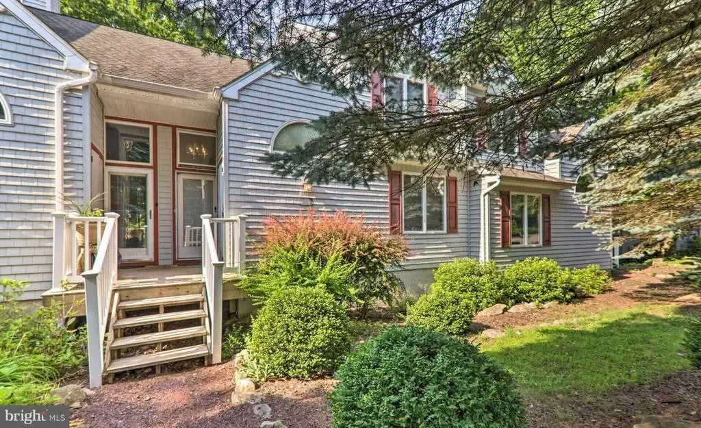 102 Laurelwoods Dr, LAKE HARMONY