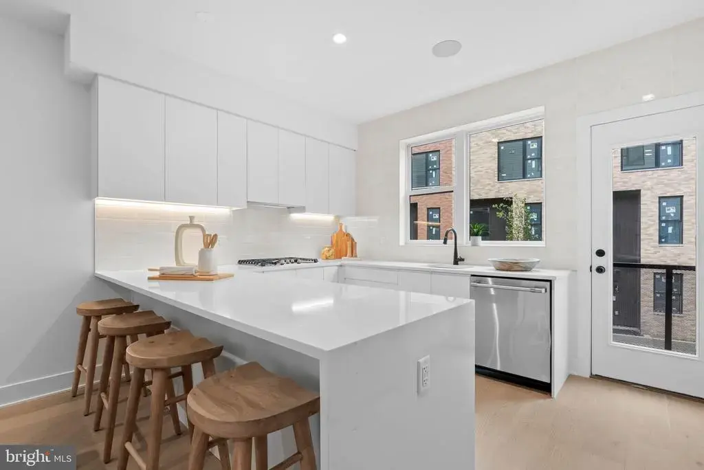 650 Fairmount Ave #j1, PHILADELPHIA