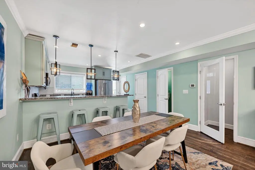 522 21st St Ne, Washington