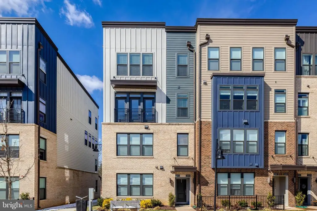 1694 Bandit Loop #17b, RESTON