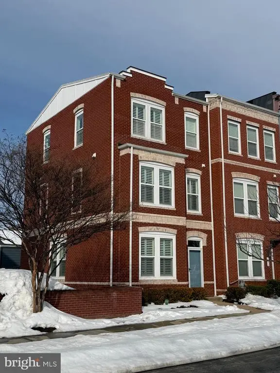 8956 Center St, MANASSAS