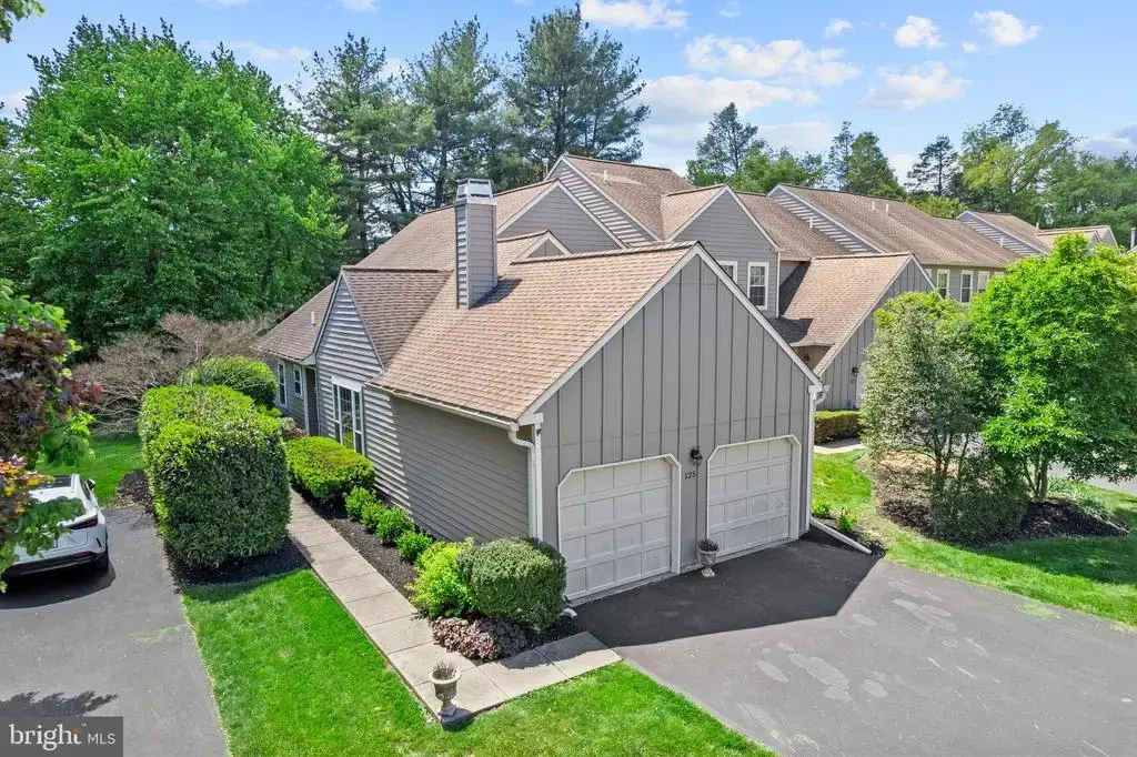 125 Evergreen Ct, BLUE BELL