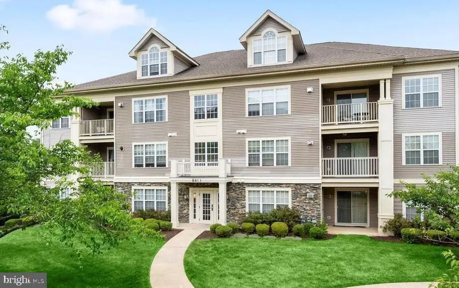 8813 Stone Ridge Cir #202, Pikesville