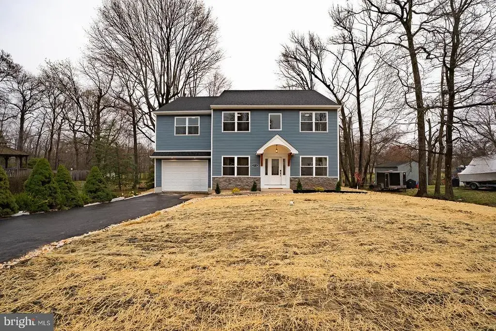 2718 Avenue C, LEVITTOWN