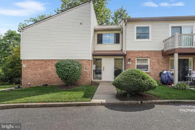 280 Bridgewater Rd #d-4, Brookhaven