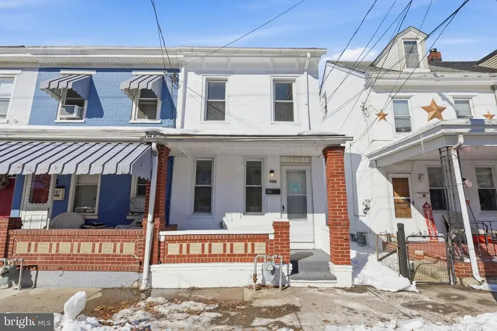 509 Pond St, BRISTOL