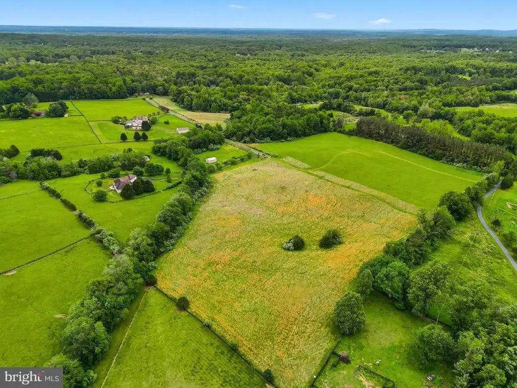 Windemeer Lane, AMISSVILLE