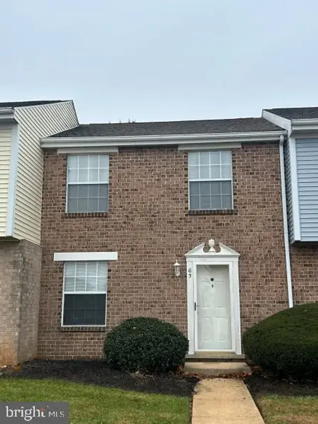 63 Lexton Dr, York