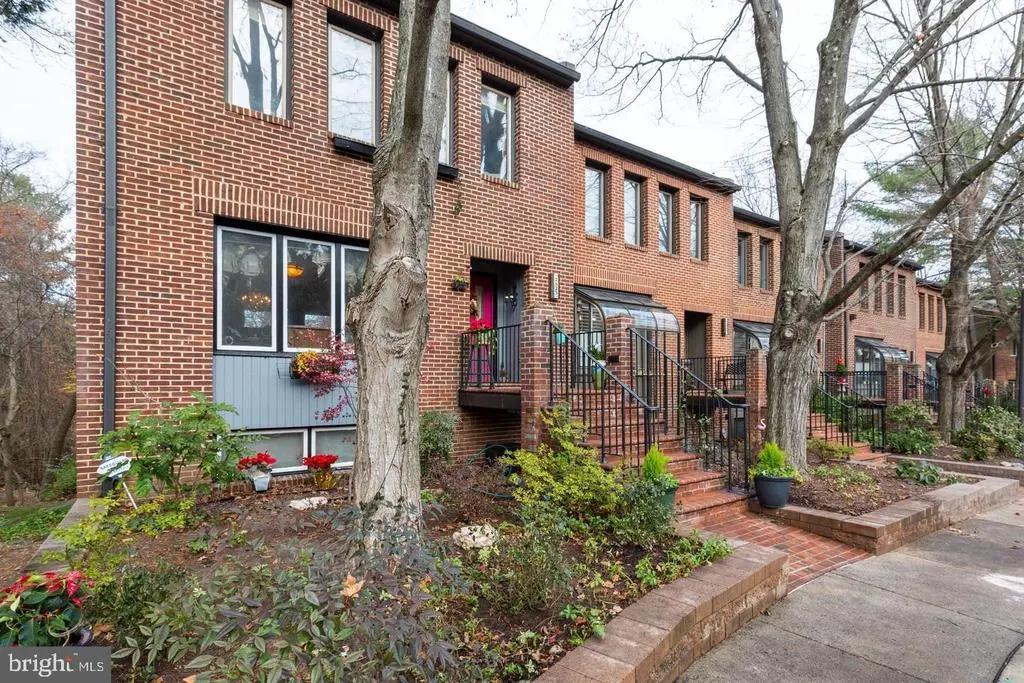 7523 Bradley Blvd, Bethesda