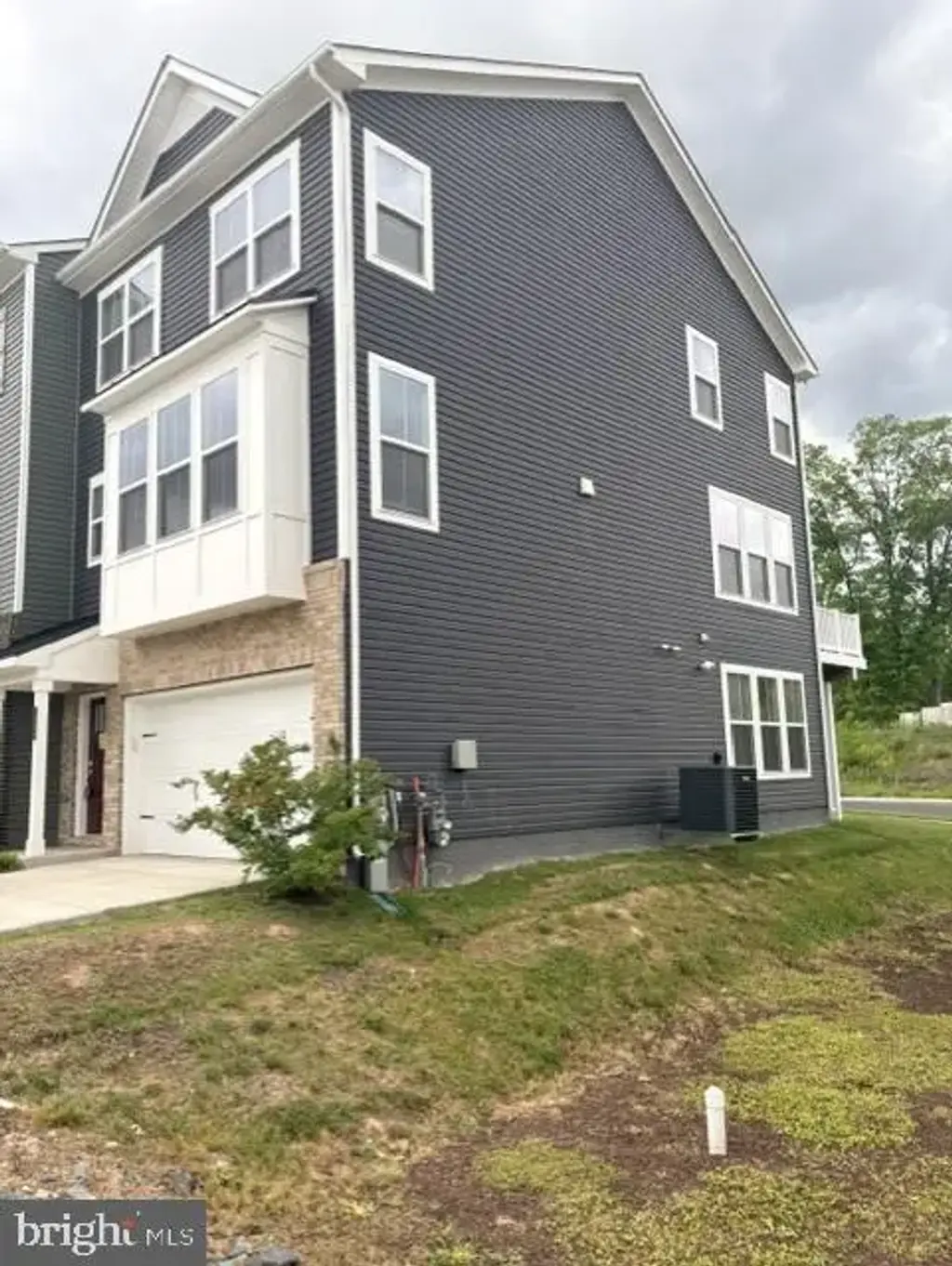 1646 Aster Ln, HANOVER