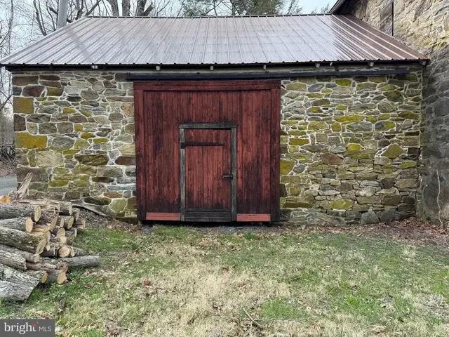 142 Township Rd, Macungie